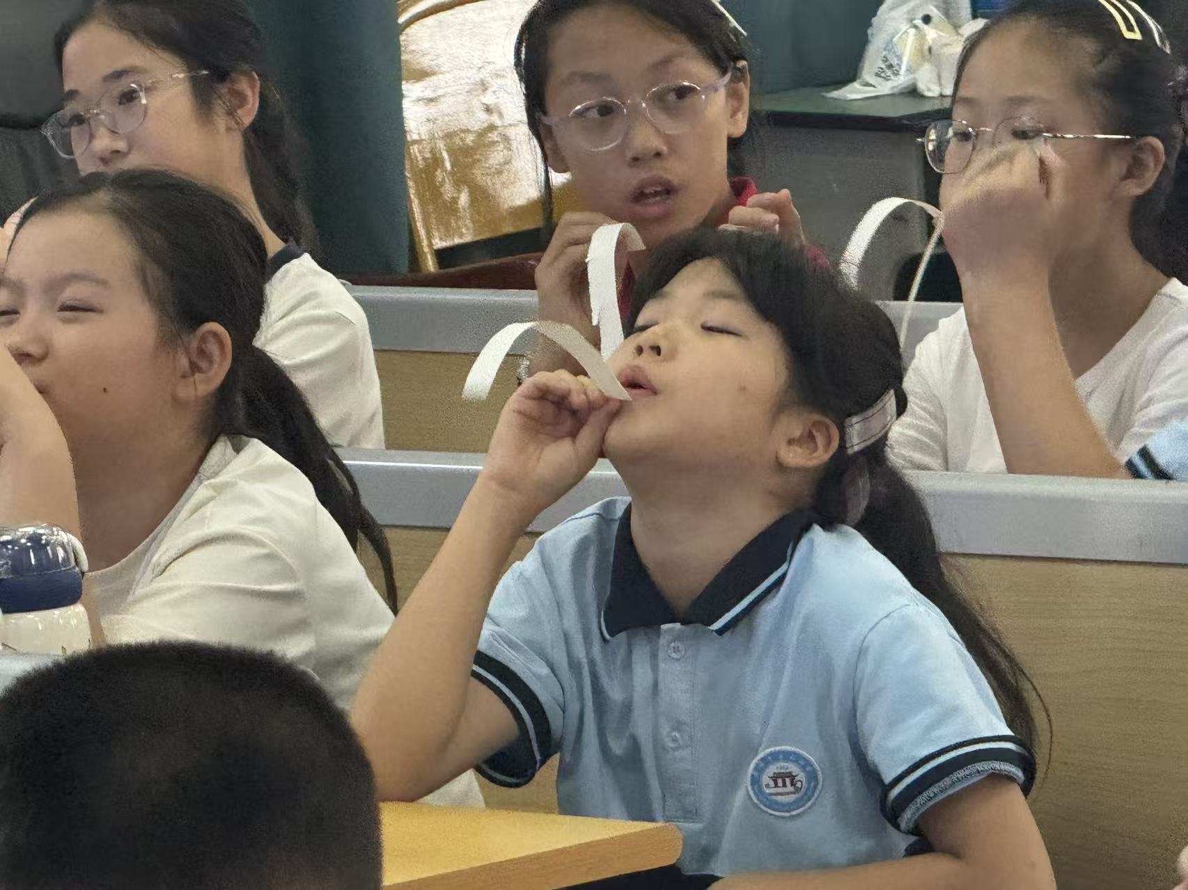 航天科普课上趣味小实验 (2).jpg