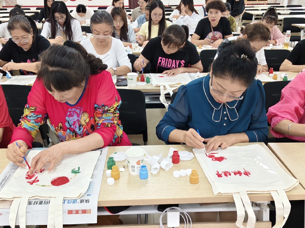 帆布袋DIY手绘活动现场 (2).jpg